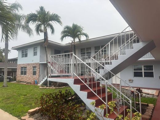 Residential complexes in Fort Lauderdale, Broward County