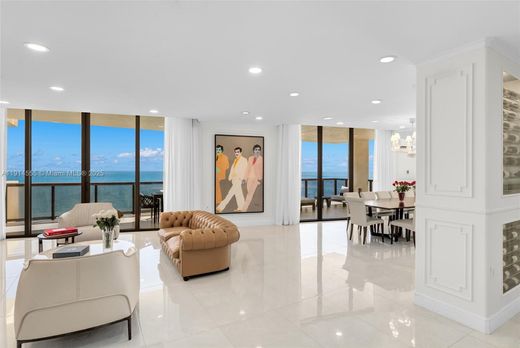 Residential complexes in Sunny Isles Beach, Miami-Dade