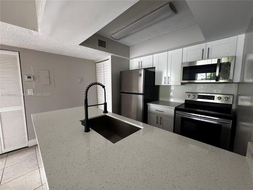 Residential complexes in Tamarac, Broward County