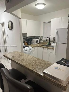 Residential complexes in Sunny Isles Beach, Miami-Dade