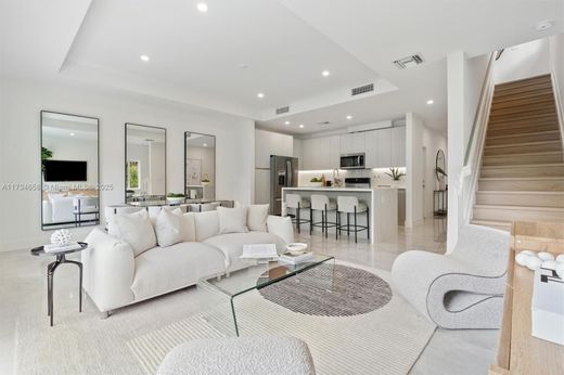 Townhouse in Coral Springs, Broward County