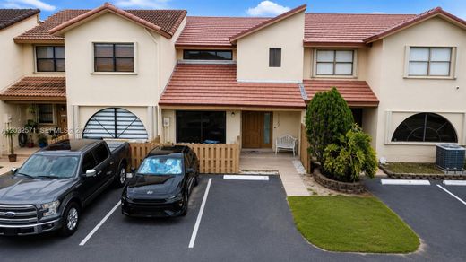 Townhouse in Miami Terrace Mobile Home, Miami-Dade