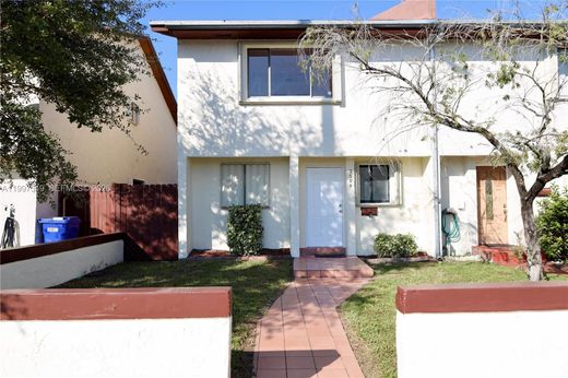 Townhouse in North Miami Beach, Miami-Dade