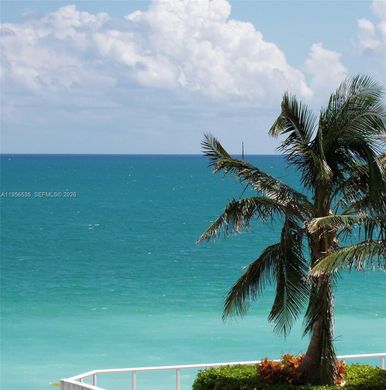 Residential complexes in Sunny Isles Beach, Miami-Dade