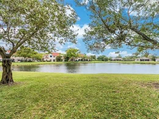 Residential complexes in Weston, Broward County
