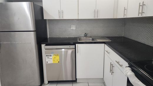 Residential complexes in Miami, Miami-Dade