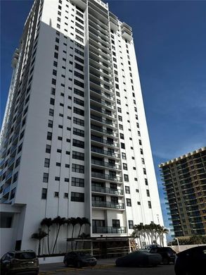 Residential complexes in Hollywood, Broward County