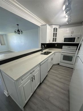 Residential complexes in Miami, Miami-Dade