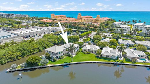 Residential complexes in Manalapan, Palm Beach