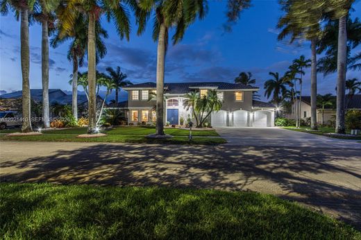 Villa - Pembroke Pines, Broward County
