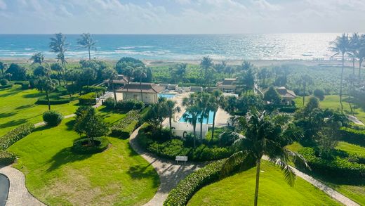 Residential complexes in Palm Beach Shores, Palm Beach