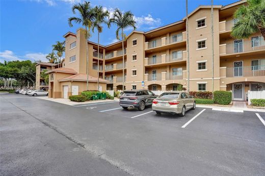 Residential complexes in Boynton Beach, Palm Beach