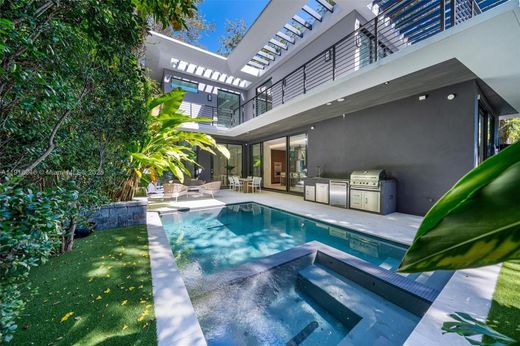 ﻓﻴﻼ ﻓﻲ ميامي، فلوريدا, Miami-Dade County