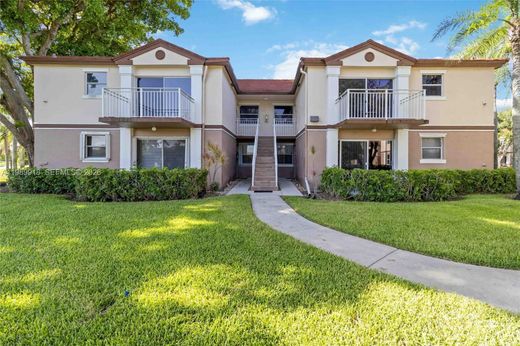 Wohnkomplexe in Pembroke Pines, Broward County