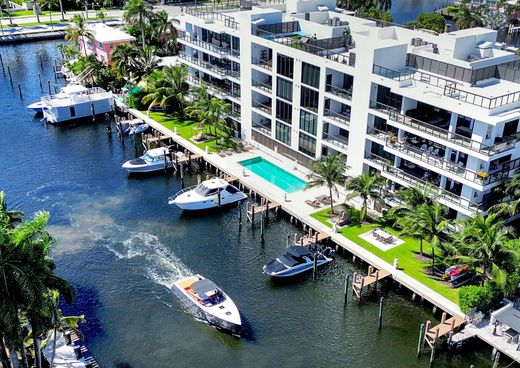 Residential complexes in Fort Lauderdale, Broward County