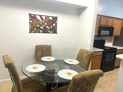 Residential complexes in West Palm Beach, Palm Beach