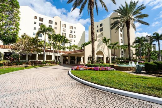 Residential complexes in Boca Raton, Palm Beach