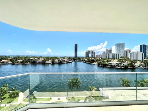 Residential complexes in Aventura, Miami-Dade
