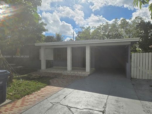 Villa in North Miami, Miami-Dade County