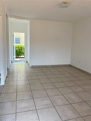 مجمع شقق ﻓﻲ ميامي، فلوريدا, Miami-Dade County