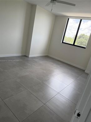 Townhouse in North Miami Beach, Miami-Dade
