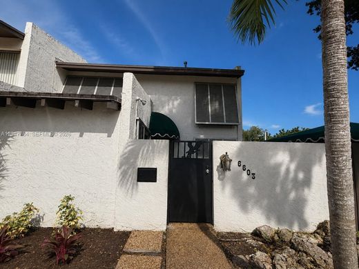 Townhouse in Miami, Miami-Dade