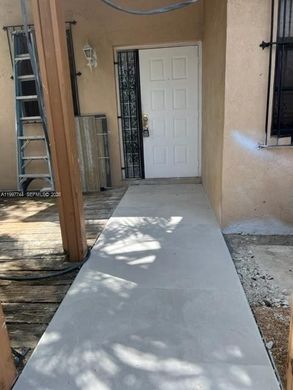 Komplex apartman Hialeah, Miami-Dade County