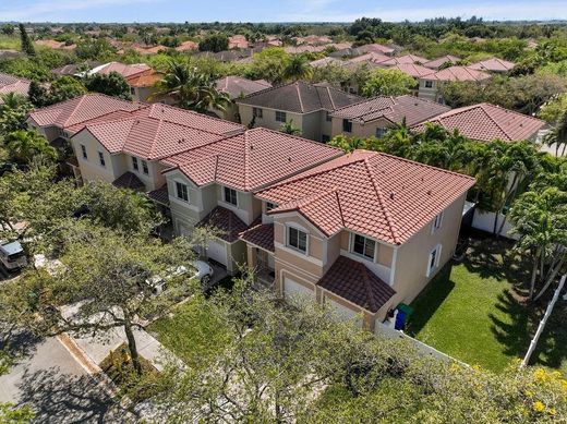 ミラマー, Broward Countyのタウンハウス