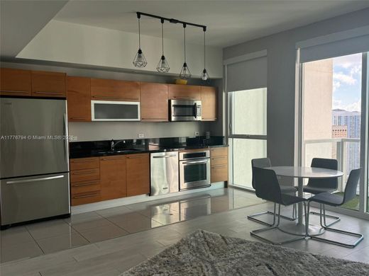 Kamienica w Miami, Miami-Dade County