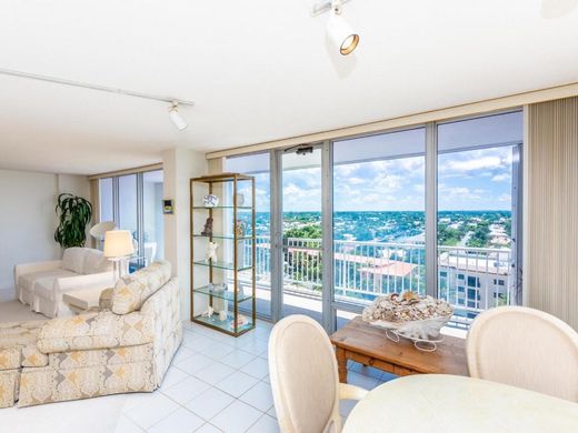 Residential complexes in Fort Lauderdale, Broward County