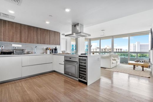 Жилой комплекс, Bay Harbor Islands, Miami-Dade County