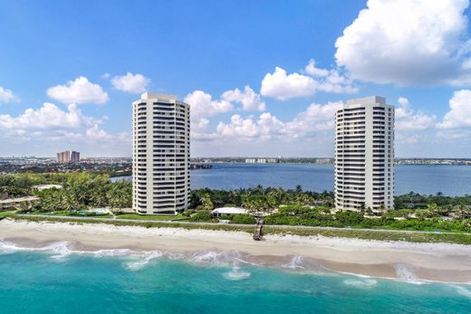 Residential complexes in Palm Beach Shores, Palm Beach