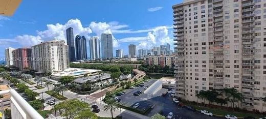 Kamienica w Sunny Isles Beach, Miami-Dade County
