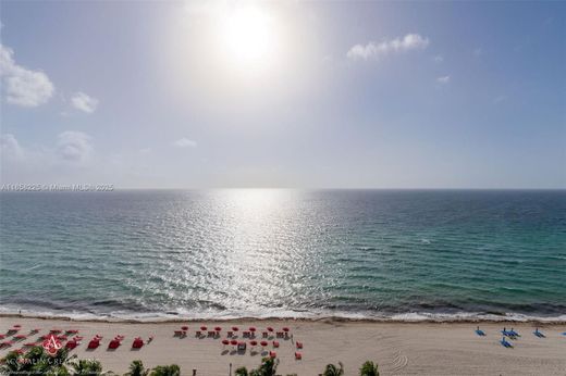 Complexes résidentiels à Sunny Isles Beach, Comté de Miami-Dade