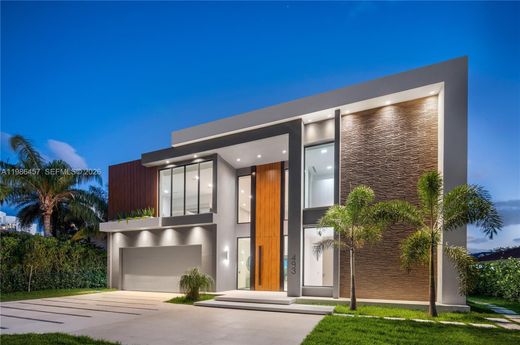 Villa in Hallandale Beach, Broward County