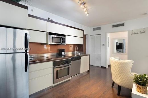 Komplex apartman Miami Beach, Miami-Dade County