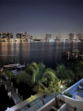 مجمع شقق ﻓﻲ Sunny Isles Beach, Miami-Dade County