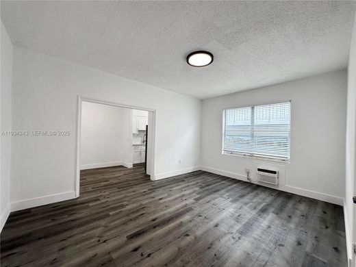 Complesso residenziale a Miami Beach, Miami-Dade County