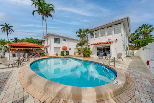 Residential complexes in Fort Lauderdale, Broward County