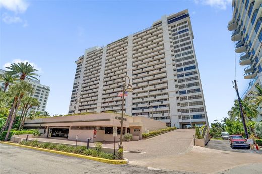 Residential complexes in Fort Lauderdale, Broward County