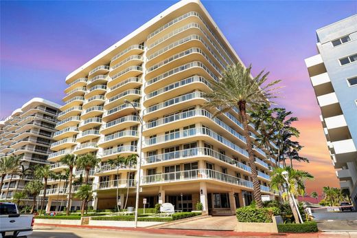 Κτίριο σε Surfside, Miami-Dade County