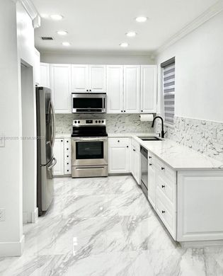 Townhouse in Pembroke Pines, Broward County