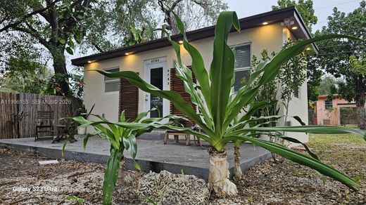 Villa in Miami Shores, Miami-Dade County