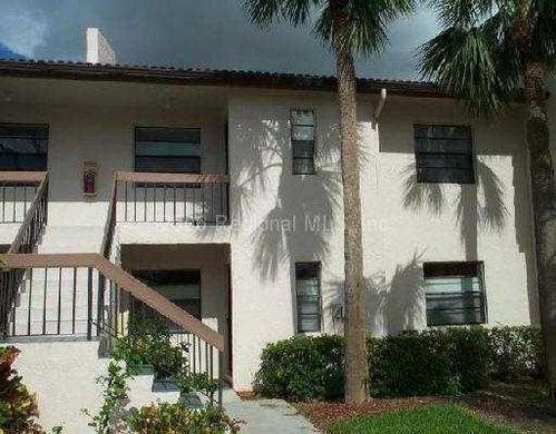 Residential complexes in Boca Raton, Palm Beach