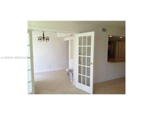 Жилой комплекс, Hallandale Beach, Broward County