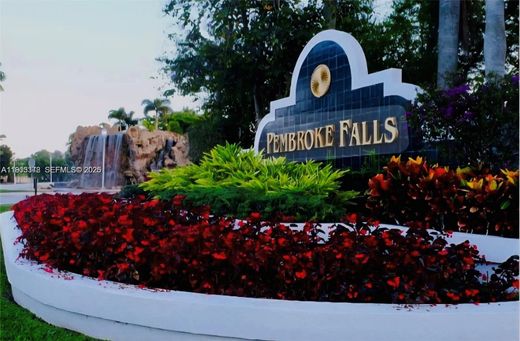 Villa in Pembroke Pines, Broward County