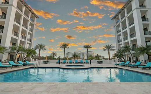 Residential complexes in Boca Raton, Palm Beach