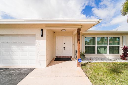 Villa in Tamarac, Broward County