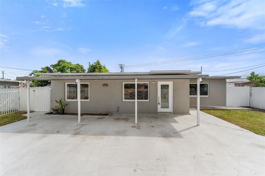 빌라 / Hialeah, Miami-Dade County