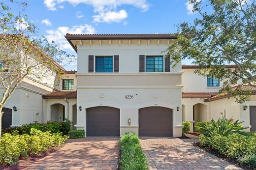 Townhouse in Oakland Park, Broward County